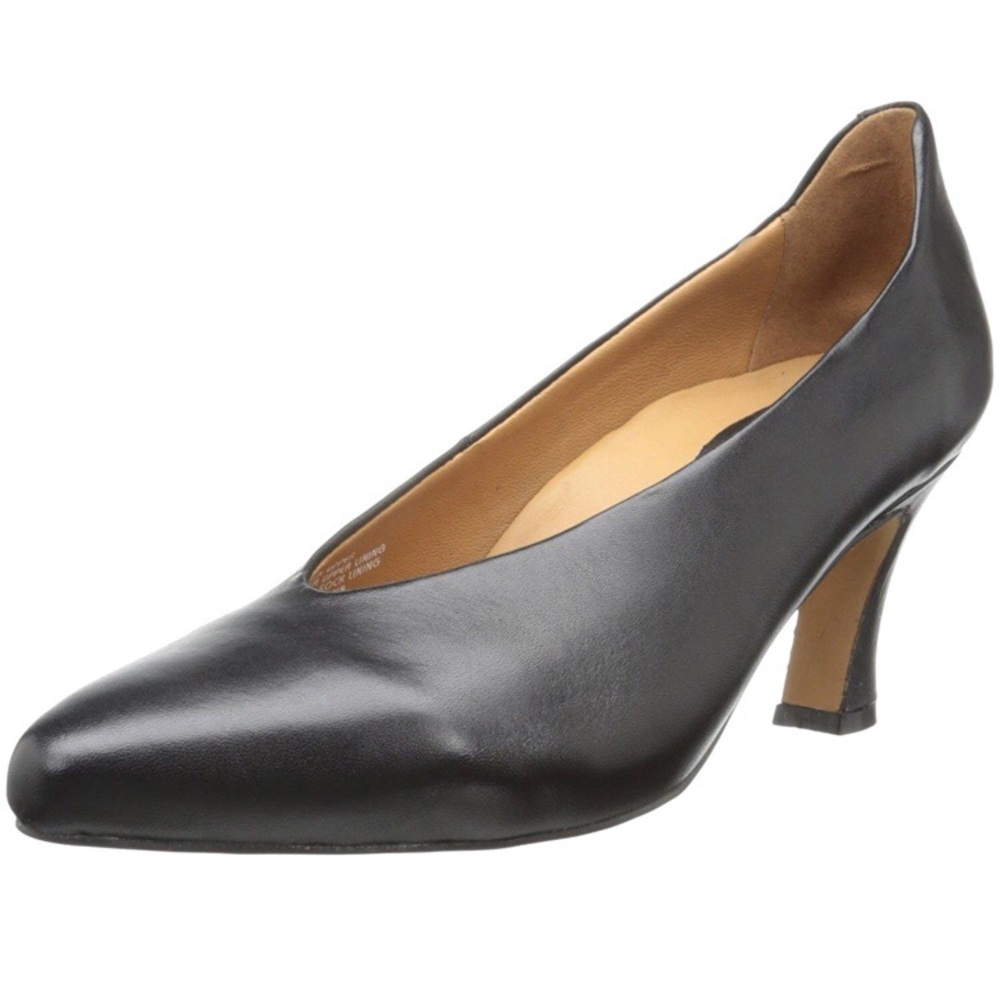 NIB Earthies 7 Tavolina Black leather pump